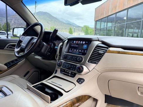 Used 2017 GMC Yukon Denali w/ Open Road Package AWD/4WD image 13