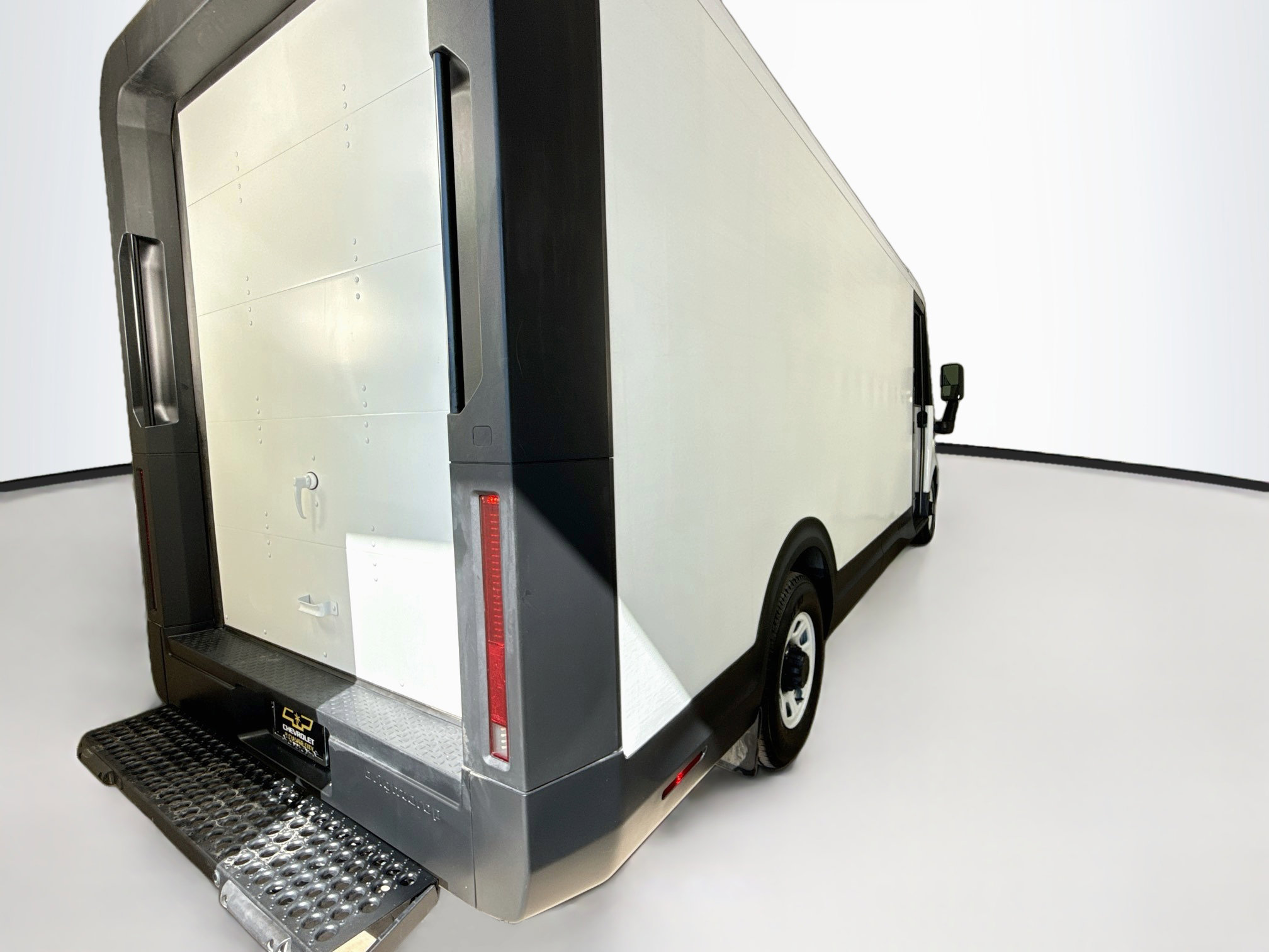 Used 2024 Chevrolet Brightdrop 600 w/ Commercial Equipment Package AWD/4WD image 8