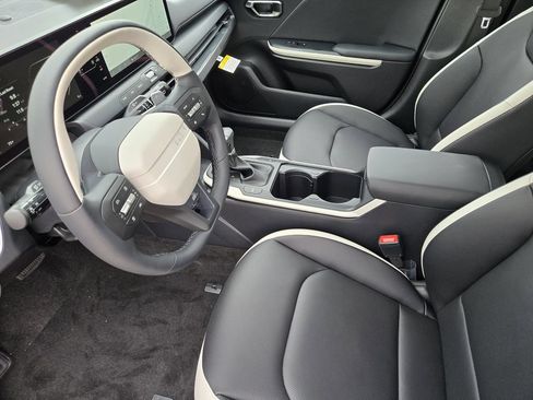New 2026 Kia K4 GT-Line w/ GT-Line Premium Package FWD image 10