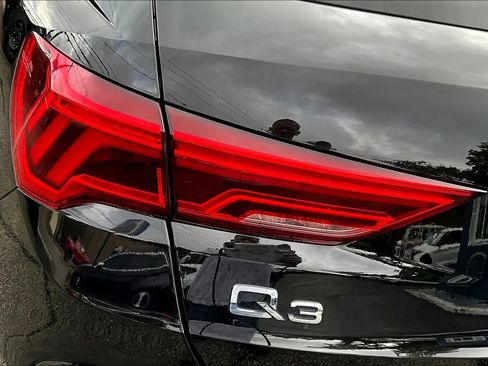 Used 2021 Audi Q3 2.0T Premium image 29