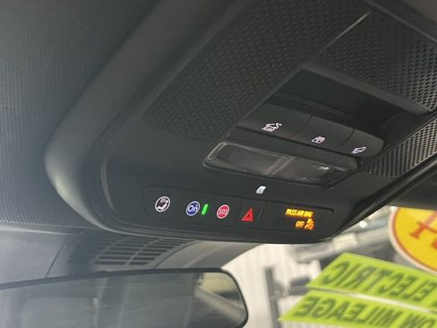 Certified 2024 Chevrolet Blazer EV LT AWD/4WD image 15