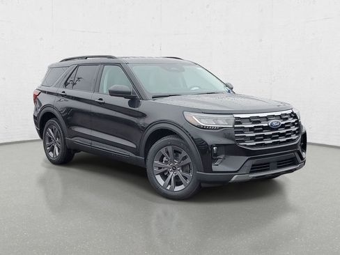 New 2026 Ford Explorer Active image 2
