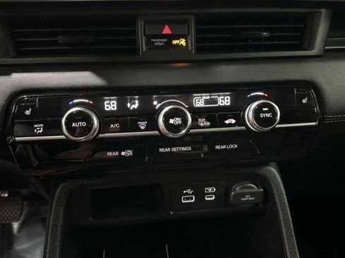 Used 2025 Honda Pilot EX-L image 32