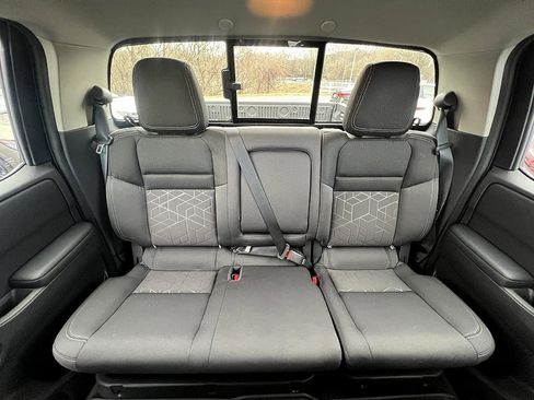 Used 2025 Nissan Frontier SV w/ SV Convenience Package image 24