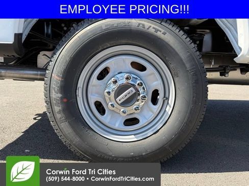 New 2026 Ford F250 XL w/ XL Chrome Package AWD/4WD image 8