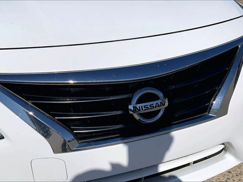 Used 2017 Nissan Versa SV image 30