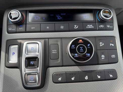 Used 2023 Hyundai Palisade SEL w/ Premium Package image 18