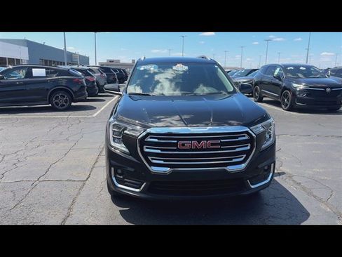 Certified 2024 GMC Terrain SLT AWD/4WD image 3