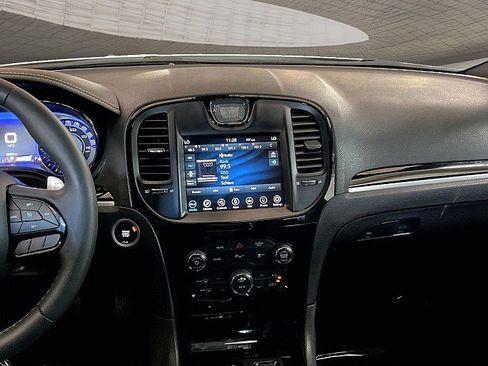 Used 2023 Chrysler 300 S RWD image 5