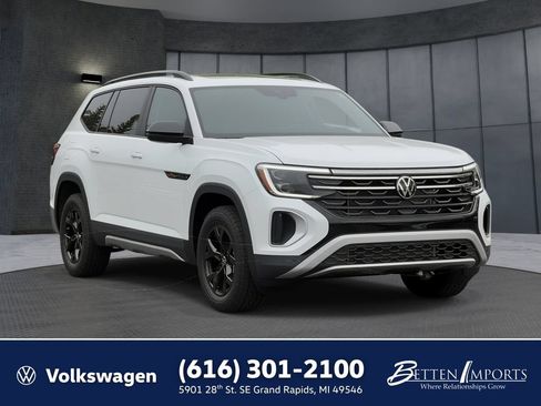 New 2026 Volkswagen Atlas Peak Edition AWD/4WD image 1