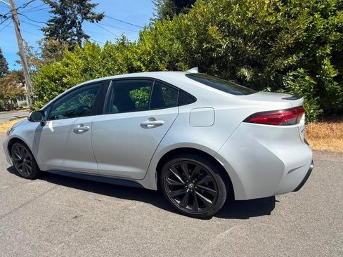 Used 2024 Toyota Corolla XSE FWD image 4