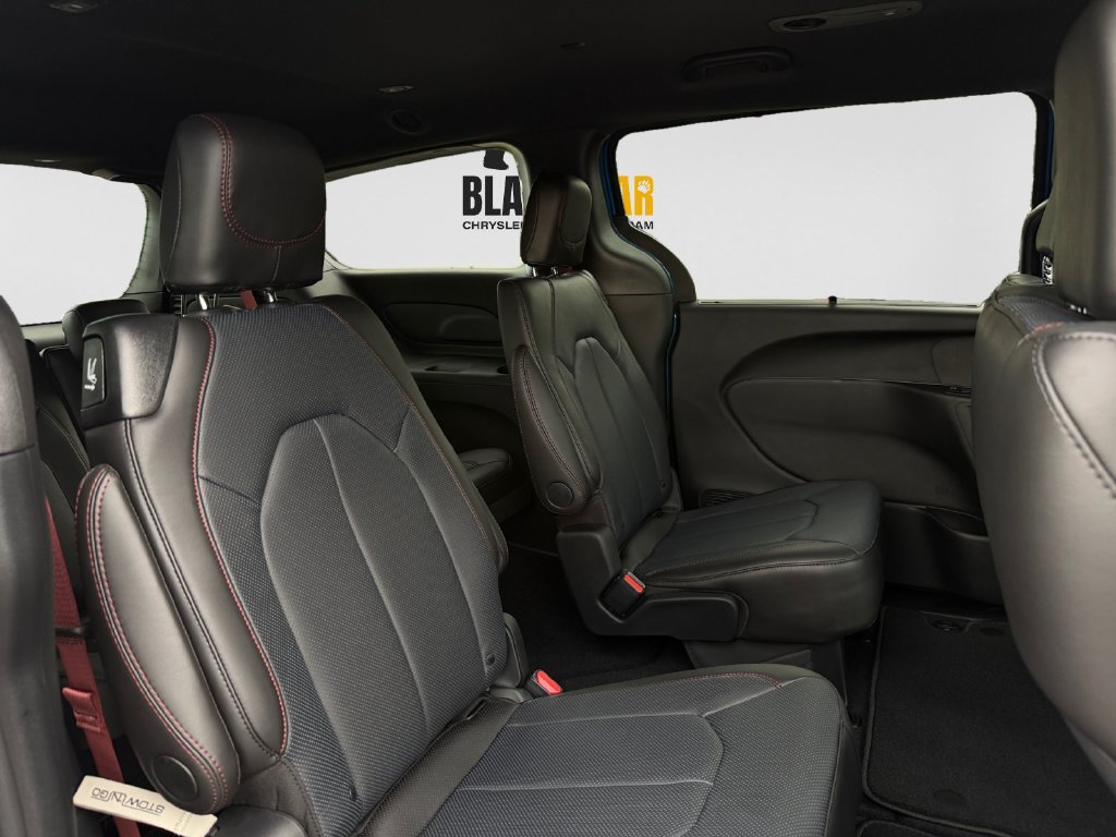 New 2027 Chrysler Pacifica Select AWD/4WD image 17