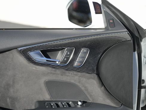 Used 2017 Audi RS 7 Prestige image 36