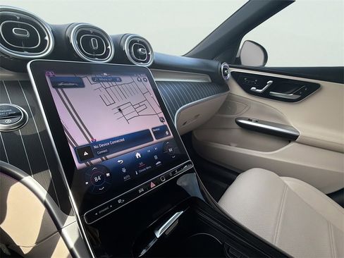 Used 2022 Mercedes-Benz C 300 C 300 image 33