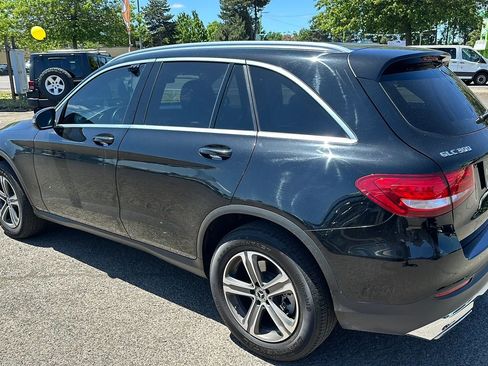 Used 2019 Mercedes-Benz GLC 300 4MATIC image 6