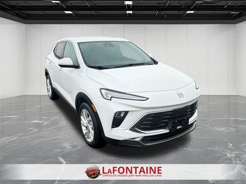 Used 2025 Buick Encore GX Preferred image 2