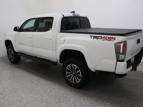 Used 2023 Toyota Tacoma TRD Sport AWD/4WD image 9