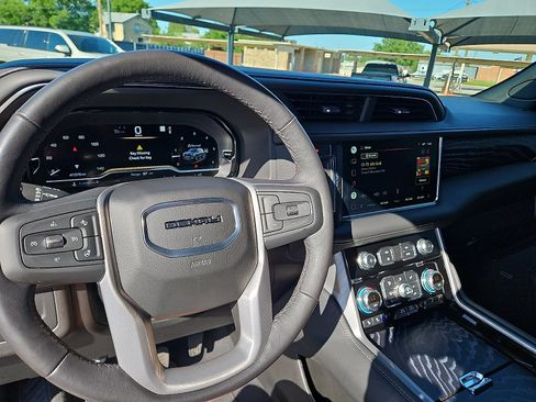 Used 2022 GMC Yukon Denali AWD/4WD image 19