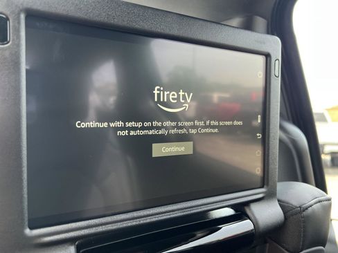 New 2025 Chrysler Pacifica Select w/ Uconnect Theater Family Group image 41