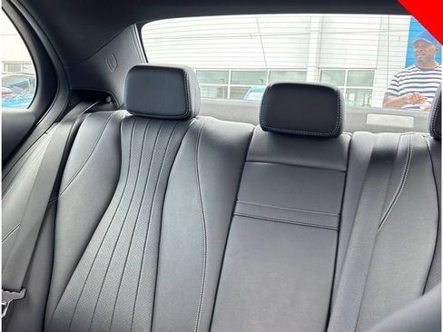 Used 2017 Mercedes-Benz E 300 4MATIC image 11