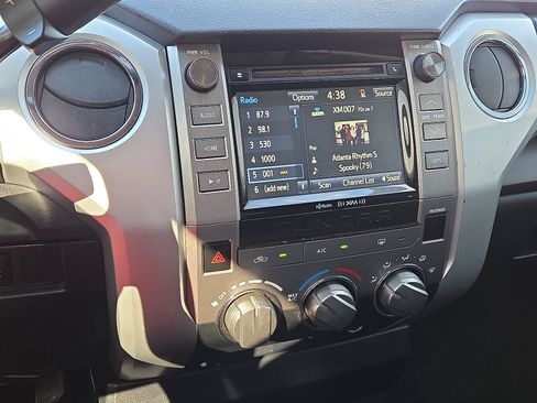 Used 2017 Toyota Tundra SR5 image 15