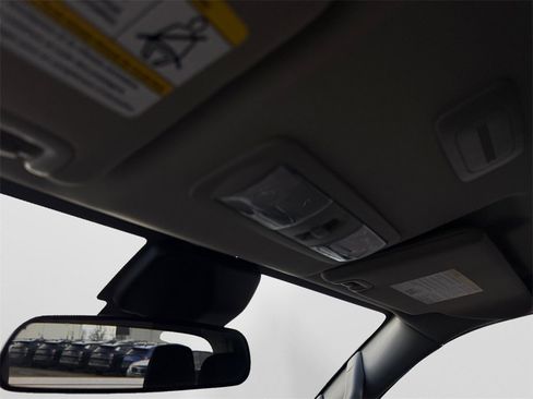 Certified 2025 Nissan Frontier SV image 27