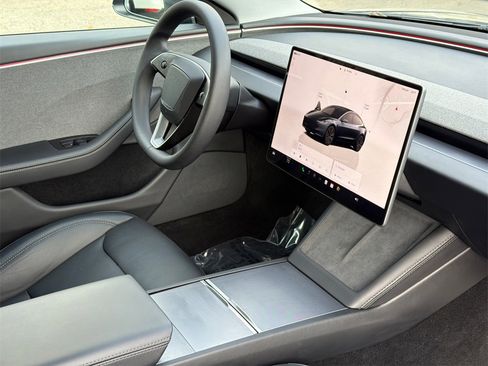 Used 2024 Tesla Model 3 Standard Range image 8