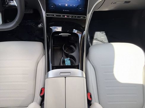 Used 2025 Mercedes-Benz GLC 300 4MATIC w/ AMG Line image 15