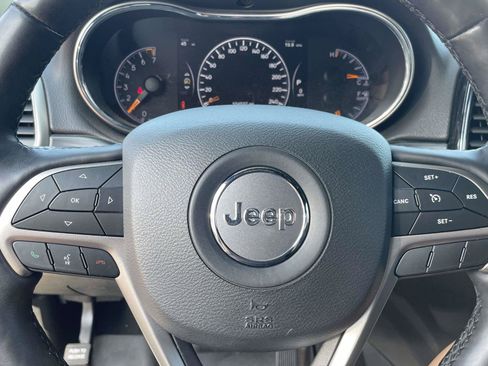 Used 2020 Jeep Grand Cherokee Altitude AWD/4WD image 24