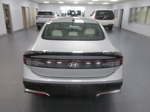 Used 2024 Hyundai Sonata SEL FWD image 6