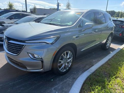 Used 2023 Buick Enclave Premium w/ Experience Buick Package FWD image 7
