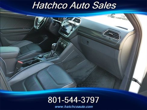 Used 2021 Volkswagen Tiguan SEL Premium R-Line w/ 3rd Row Seat Package AWD/4WD image 21