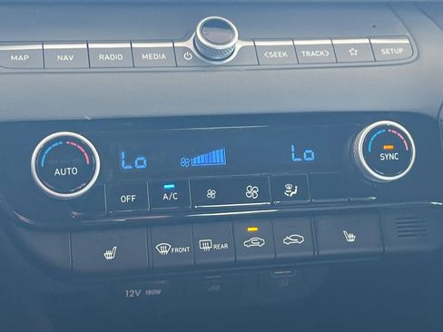 Used 2023 Hyundai Elantra SEL w/ Convenience Package FWD image 16
