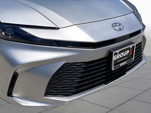 Used 2025 Toyota Camry LE w/ Convenience Package FWD image 29