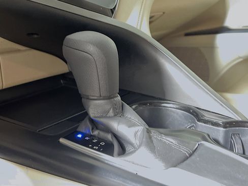 Used 2020 Toyota Camry LE image 24