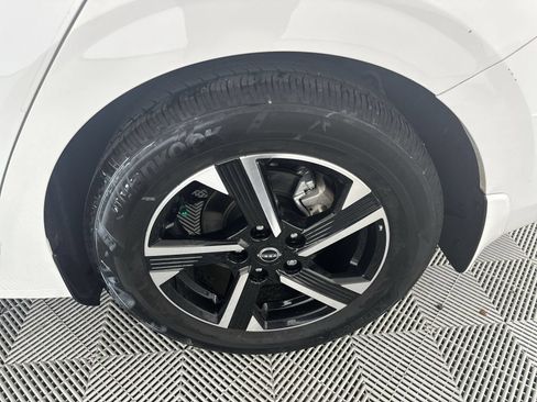 Certified 2024 Nissan Sentra SV FWD image 10
