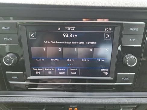 Used 2024 Volkswagen Jetta SE FWD image 10