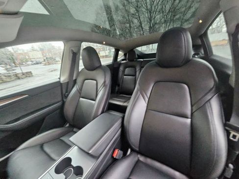 Used 2024 Tesla Model Y Long Range image 38