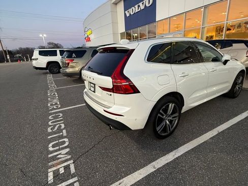 Used 2019 Volvo XC60 T6 Momentum w/ Advanced Package image 2