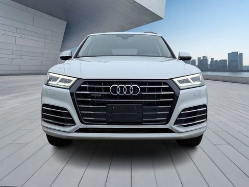 Used 2020 Audi Q5 e Premium Plus w/ Premium Plus Package image 2