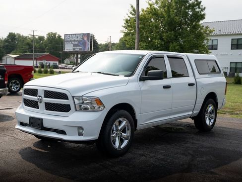 Used 2017 RAM 1500 Express AWD/4WD image 2