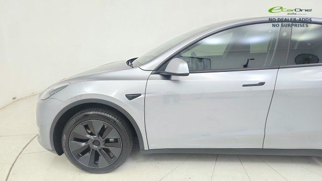 Used 2025 Tesla Model Y Long Range RWD image 77