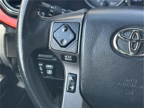 Used 2017 Toyota Tacoma TRD Off-Road w/ Tow Package (A/T) image 20