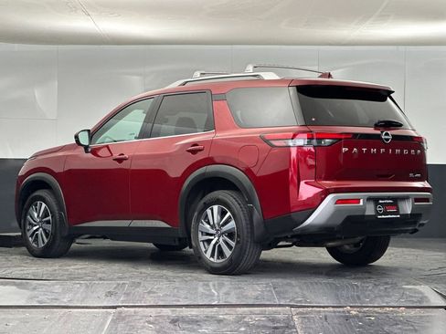 Used 2024 Nissan Pathfinder SL image 5