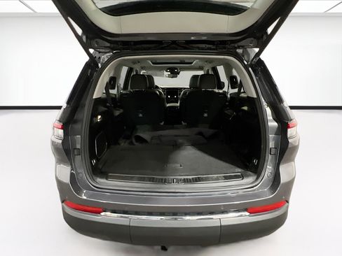 Used 2022 Jeep Grand Cherokee L Limited image 18