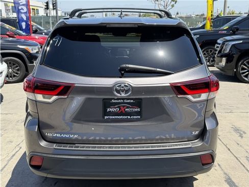 Used 2019 Toyota Highlander SE FWD image 14