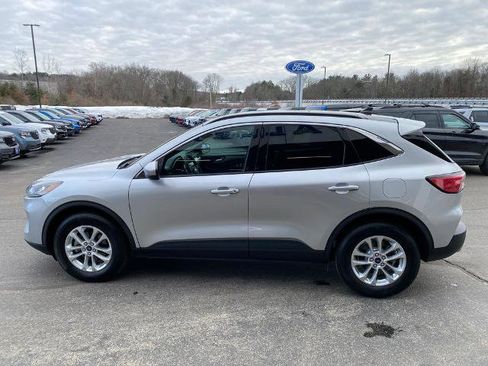 Certified 2020 Ford Escape SE image 4