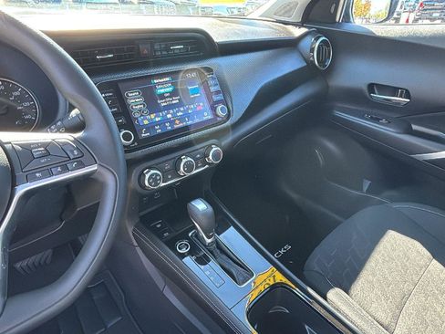 Used 2024 Nissan Kicks SV image 21