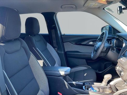 Used 2023 Chevrolet TrailBlazer LT image 30