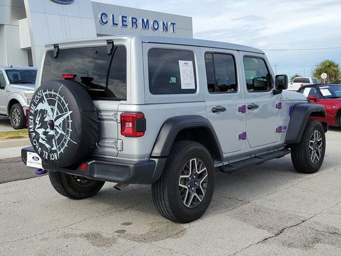 Used 2024 Jeep Wrangler Unlimited Sahara AWD/4WD image 5
